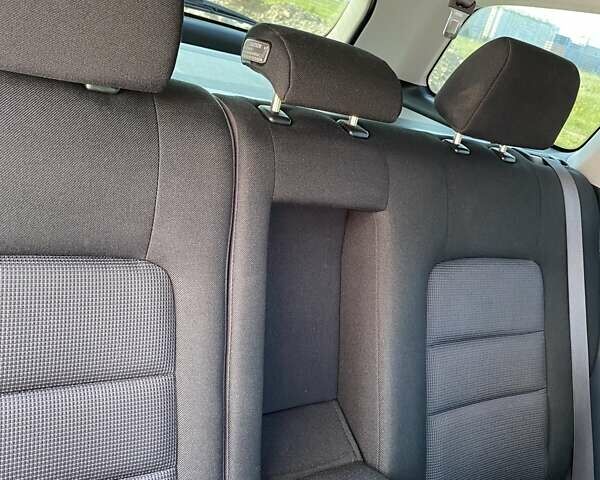 Серый Мазда 6, объемом двигателя 1.8 л и пробегом 211 тыс. км за 4700 $, фото 9 на Automoto.ua