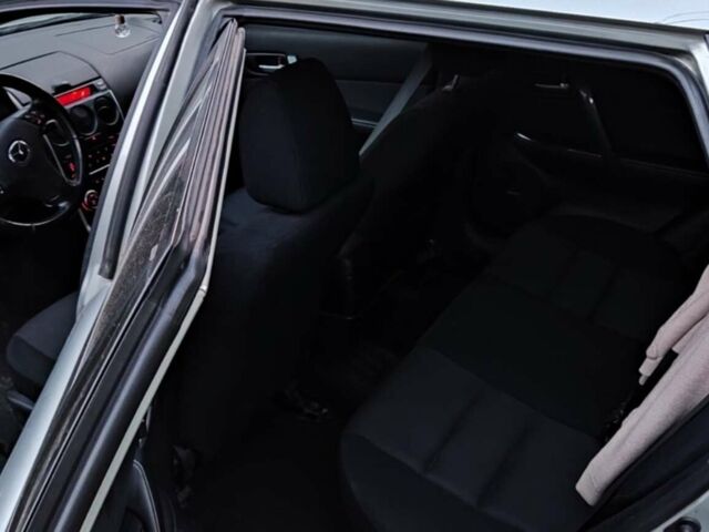 Сірий Мазда 6, об'ємом двигуна 2 л та пробігом 250 тис. км за 4500 $, фото 6 на Automoto.ua