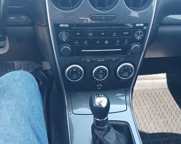 Сірий Мазда 6, об'ємом двигуна 2 л та пробігом 200 тис. км за 5200 $, фото 22 на Automoto.ua