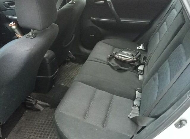 Серый Мазда 6, объемом двигателя 2 л и пробегом 247 тыс. км за 4000 $, фото 7 на Automoto.ua