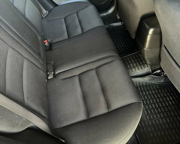 Сірий Мазда 6, об'ємом двигуна 2 л та пробігом 288 тис. км за 5700 $, фото 5 на Automoto.ua