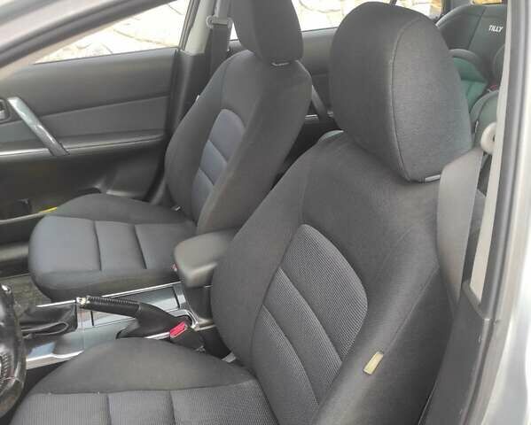 Мазда 6 2007 у Липовце на Automoto.ua Сірий Мазда 6, об'ємом двигуна 2 л та пробігом 250 тис. км за 4900 $, фото 9 на Automoto.ua