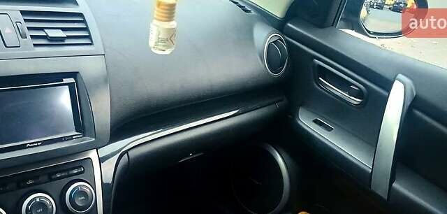 Сірий Мазда 6, об'ємом двигуна 2 л та пробігом 200 тис. км за 5500 $, фото 2 на Automoto.ua