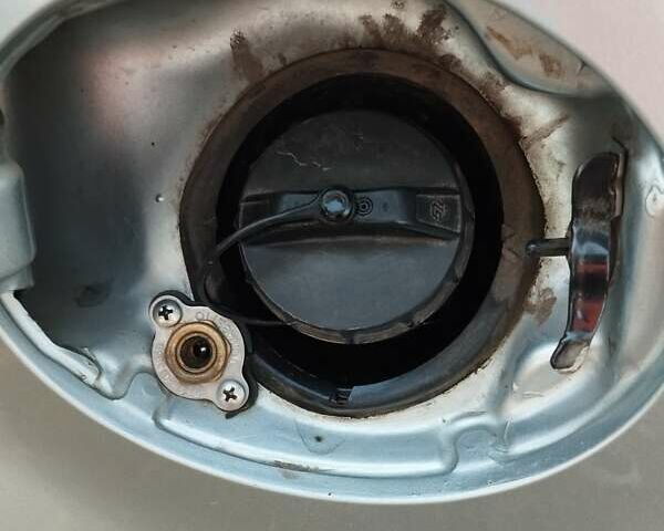 Серый Мазда 6, объемом двигателя 2 л и пробегом 192 тыс. км за 5500 $, фото 13 на Automoto.ua