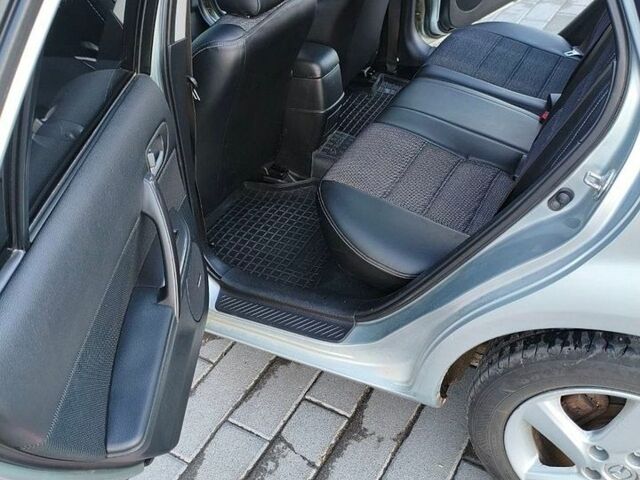 Сірий Мазда 6, об'ємом двигуна 2 л та пробігом 206 тис. км за 5250 $, фото 9 на Automoto.ua