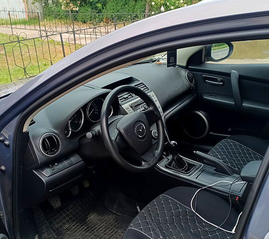 Серый Мазда 6, объемом двигателя 2 л и пробегом 280 тыс. км за 6200 $, фото 2 на Automoto.ua