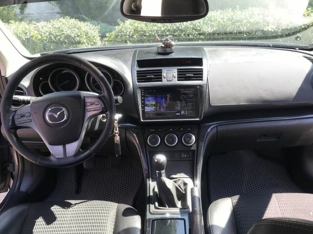 Сірий Мазда 6, об'ємом двигуна 2 л та пробігом 301 тис. км за 6600 $, фото 10 на Automoto.ua