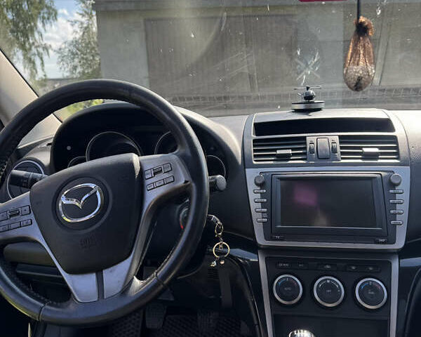 Серый Мазда 6, объемом двигателя 2 л и пробегом 280 тыс. км за 6800 $, фото 2 на Automoto.ua