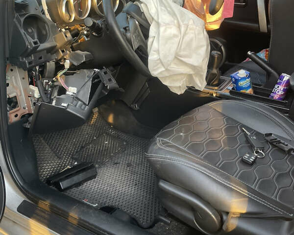 Сірий Мазда 6, об'ємом двигуна 2 л та пробігом 298 тис. км за 3000 $, фото 11 на Automoto.ua