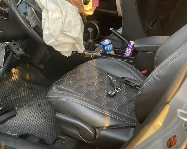 Сірий Мазда 6, об'ємом двигуна 2 л та пробігом 298 тис. км за 3000 $, фото 12 на Automoto.ua