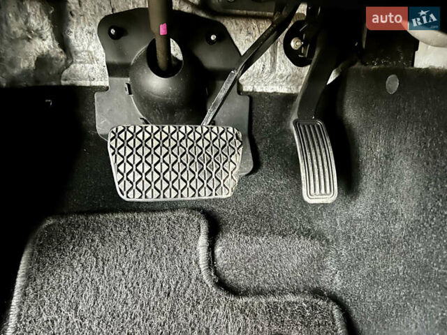 Сірий Мазда 6, об'ємом двигуна 2 л та пробігом 179 тис. км за 7750 $, фото 33 на Automoto.ua