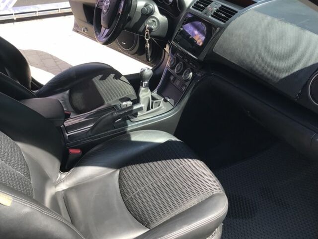 Сірий Мазда 6, об'ємом двигуна 2 л та пробігом 301 тис. км за 6600 $, фото 14 на Automoto.ua