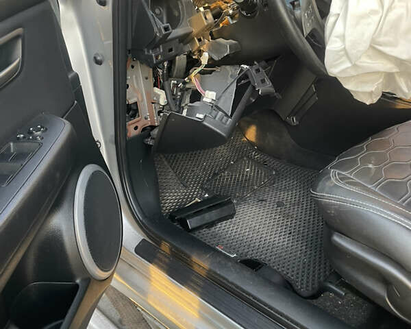 Сірий Мазда 6, об'ємом двигуна 2 л та пробігом 298 тис. км за 3000 $, фото 10 на Automoto.ua