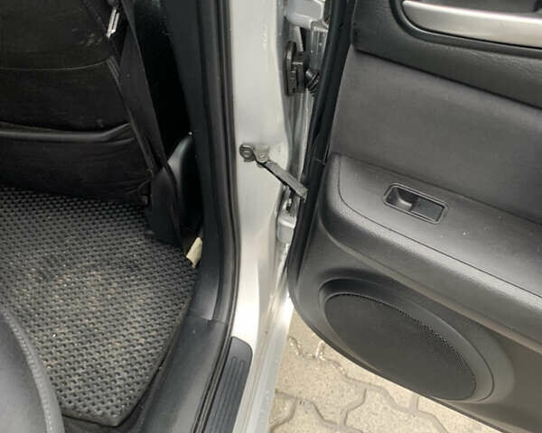 Сірий Мазда 6, об'ємом двигуна 2 л та пробігом 271 тис. км за 5500 $, фото 14 на Automoto.ua