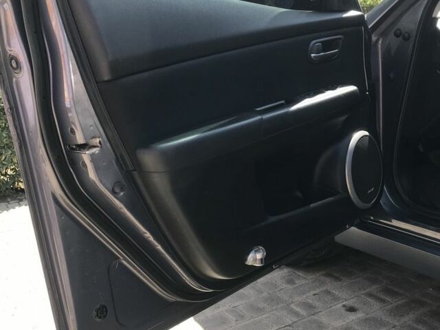 Серый Мазда 6, объемом двигателя 2 л и пробегом 301 тыс. км за 6500 $, фото 11 на Automoto.ua