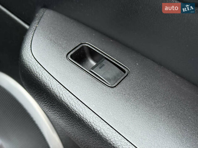 Серый Мазда 6, объемом двигателя 2 л и пробегом 186 тыс. км за 6750 $, фото 30 на Automoto.ua