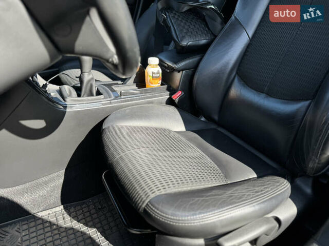 Серый Мазда 6, объемом двигателя 2.2 л и пробегом 250 тыс. км за 6350 $, фото 15 на Automoto.ua