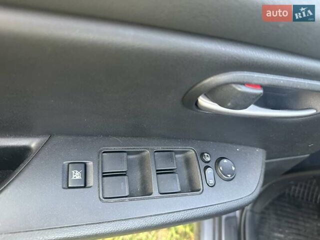 Серый Мазда 6, объемом двигателя 2 л и пробегом 245 тыс. км за 7000 $, фото 23 на Automoto.ua