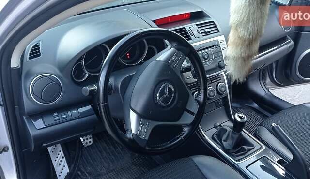 Серый Мазда 6, объемом двигателя 2.2 л и пробегом 235 тыс. км за 9000 $, фото 5 на Automoto.ua