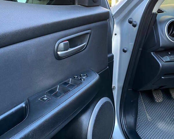 Сірий Мазда 6, об'ємом двигуна 2 л та пробігом 330 тис. км за 6550 $, фото 15 на Automoto.ua