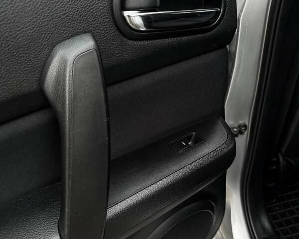 Сірий Мазда 6, об'ємом двигуна 1.8 л та пробігом 240 тис. км за 7700 $, фото 49 на Automoto.ua