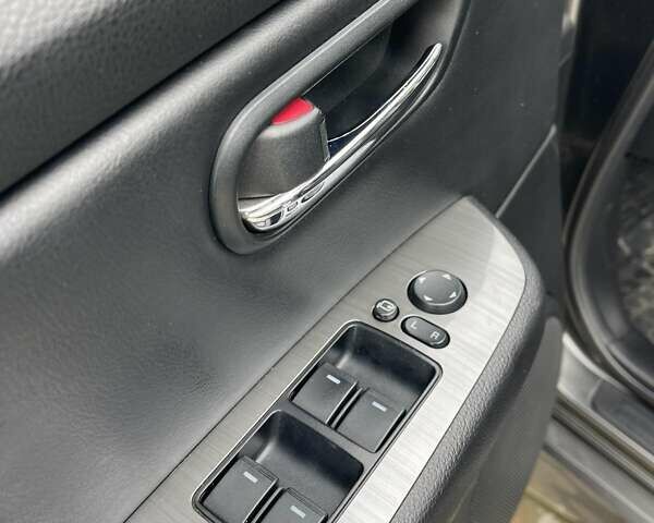 Сірий Мазда 6, об'ємом двигуна 2.2 л та пробігом 310 тис. км за 7200 $, фото 10 на Automoto.ua