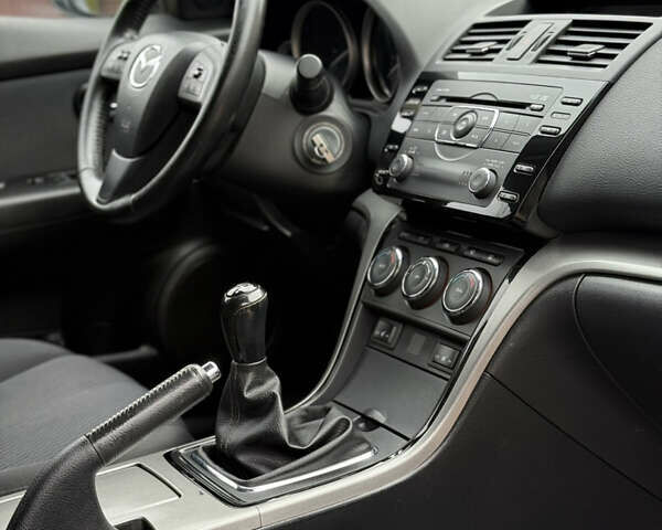 Сірий Мазда 6, об'ємом двигуна 2.2 л та пробігом 240 тис. км за 7250 $, фото 26 на Automoto.ua