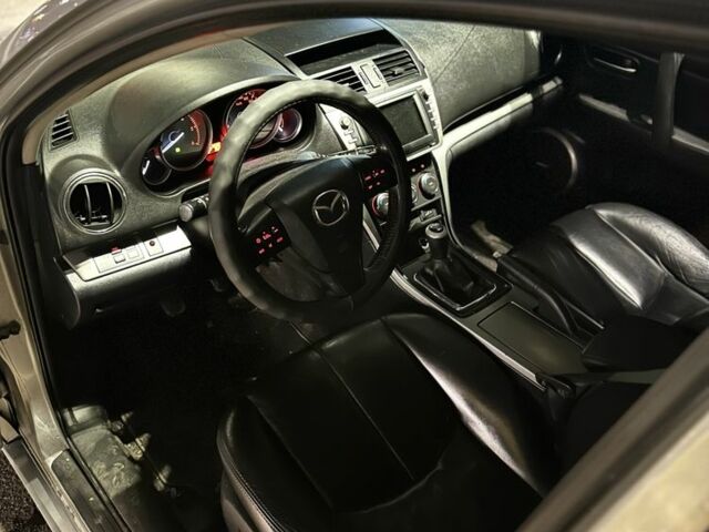 Сірий Мазда 6, об'ємом двигуна 2.2 л та пробігом 388 тис. км за 2700 $, фото 3 на Automoto.ua