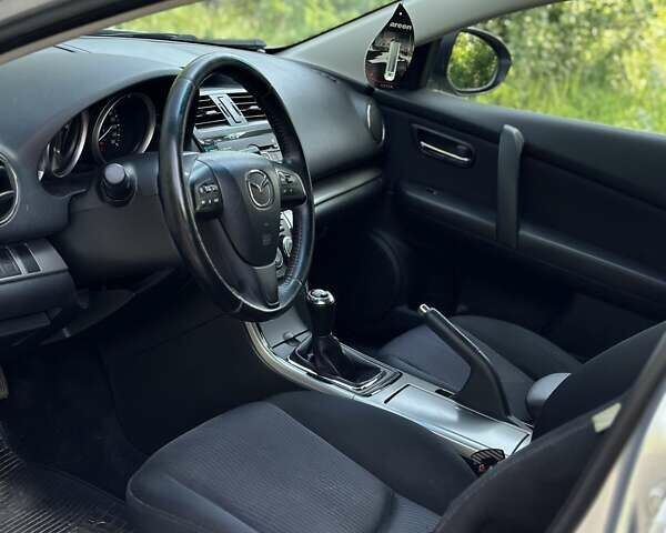 Серый Мазда 6, объемом двигателя 2.2 л и пробегом 286 тыс. км за 6500 $, фото 4 на Automoto.ua