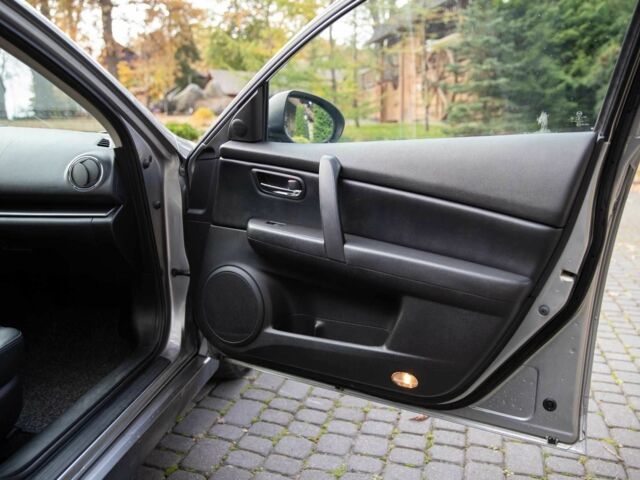 Серый Мазда 6, объемом двигателя 2.2 л и пробегом 215 тыс. км за 7000 $, фото 10 на Automoto.ua