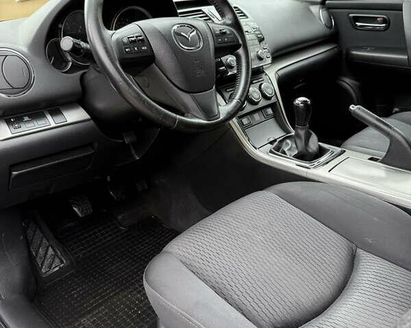 Сірий Мазда 6, об'ємом двигуна 2.2 л та пробігом 240 тис. км за 6650 $, фото 17 на Automoto.ua