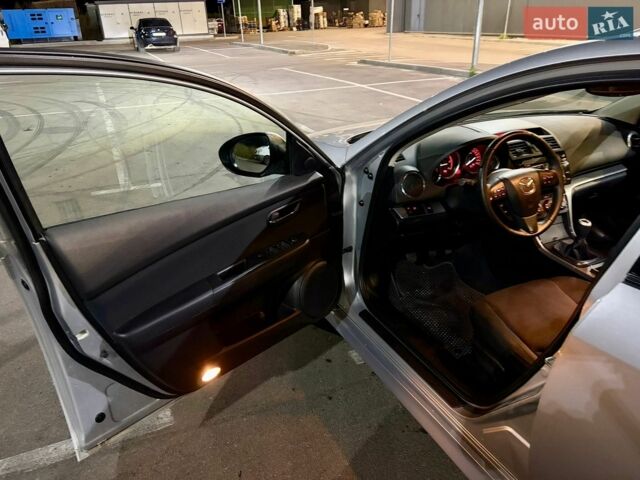 Сірий Мазда 6, об'ємом двигуна 2.18 л та пробігом 209 тис. км за 8600 $, фото 12 на Automoto.ua