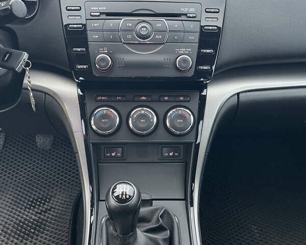 Сірий Мазда 6, об'ємом двигуна 2.2 л та пробігом 286 тис. км за 7450 $, фото 9 на Automoto.ua