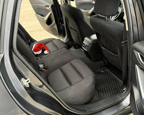 Сірий Мазда 6, об'ємом двигуна 2.18 л та пробігом 230 тис. км за 10600 $, фото 28 на Automoto.ua