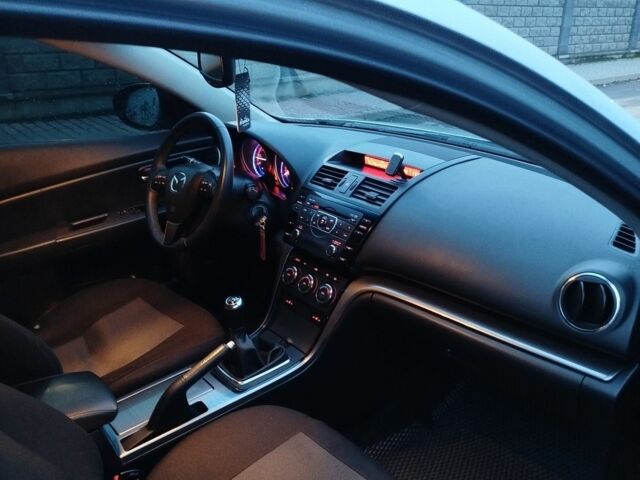 Сірий Мазда 6, об'ємом двигуна 2.18 л та пробігом 277 тис. км за 7300 $, фото 4 на Automoto.ua