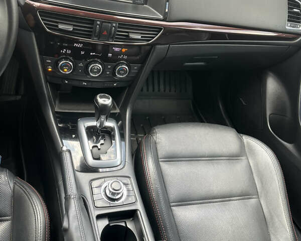 Сірий Мазда 6, об'ємом двигуна 2.18 л та пробігом 292 тис. км за 11000 $, фото 8 на Automoto.ua
