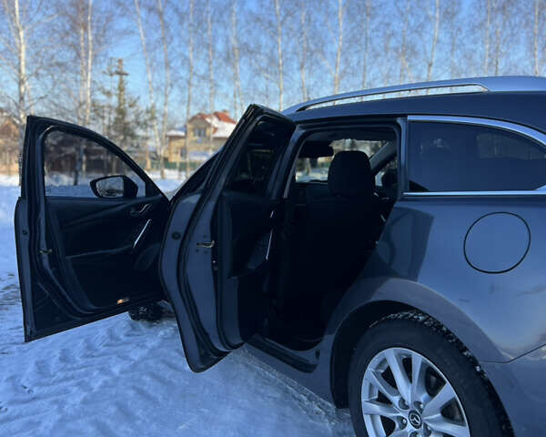 Серый Мазда 6, объемом двигателя 2.18 л и пробегом 292 тыс. км за 9999 $, фото 6 на Automoto.ua