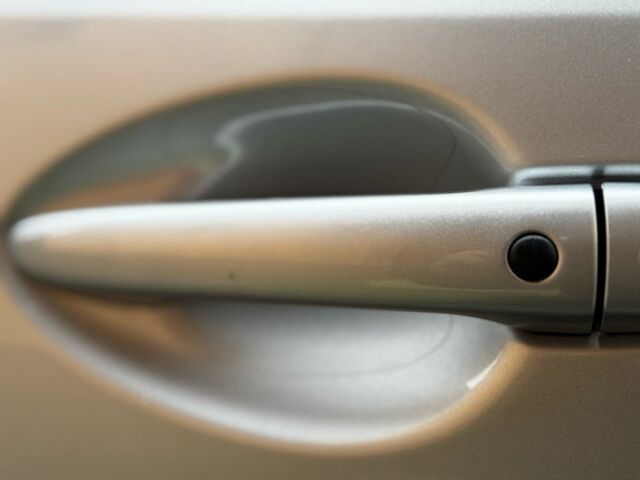 Серый Мазда 6, объемом двигателя 2 л и пробегом 187 тыс. км за 15450 $, фото 14 на Automoto.ua