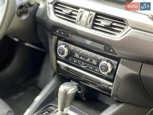 Сірий Мазда 6, об'ємом двигуна 2.19 л та пробігом 165 тис. км за 15500 $, фото 15 на Automoto.ua