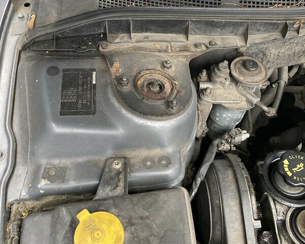 Сірий Мазда 6, об'ємом двигуна 2 л та пробігом 380 тис. км за 2300 $, фото 7 на Automoto.ua