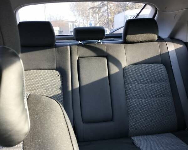 Серый Мазда 6, объемом двигателя 2 л и пробегом 312 тыс. км за 4300 $, фото 10 на Automoto.ua