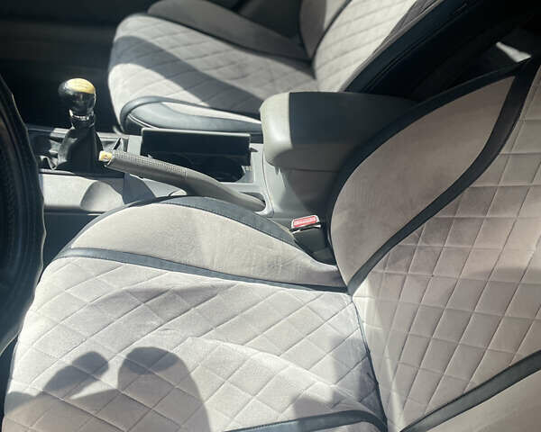 Серый Мазда 6, объемом двигателя 2 л и пробегом 389 тыс. км за 4000 $, фото 9 на Automoto.ua