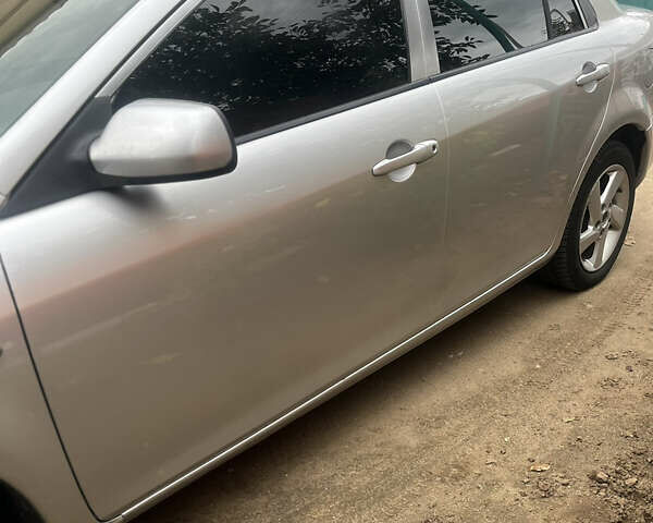 Сірий Мазда 6, об'ємом двигуна 2 л та пробігом 303 тис. км за 3700 $, фото 7 на Automoto.ua