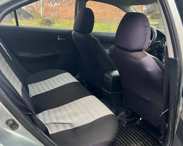 Сірий Мазда 6, об'ємом двигуна 2 л та пробігом 326 тис. км за 3900 $, фото 4 на Automoto.ua