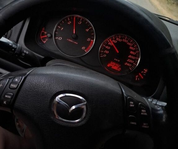 Сірий Мазда 6, об'ємом двигуна 2 л та пробігом 187 тис. км за 4800 $, фото 3 на Automoto.ua