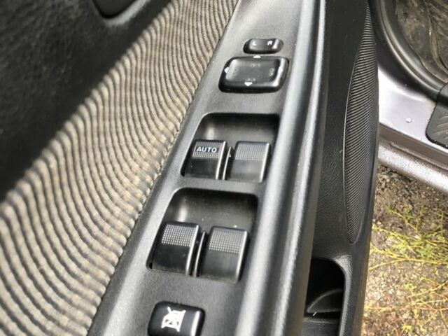 Сірий Мазда 6, об'ємом двигуна 2 л та пробігом 264 тис. км за 3000 $, фото 6 на Automoto.ua