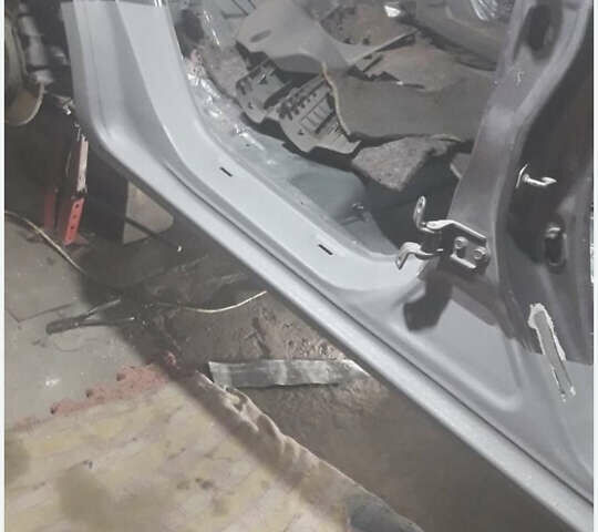 Сірий Мазда 6, об'ємом двигуна 2 л та пробігом 410 тис. км за 3700 $, фото 15 на Automoto.ua