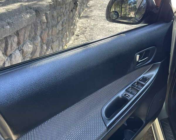 Сірий Мазда 6, об'ємом двигуна 2 л та пробігом 249 тис. км за 4300 $, фото 4 на Automoto.ua