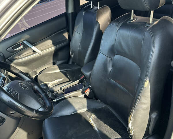 Сірий Мазда 6, об'ємом двигуна 2 л та пробігом 284 тис. км за 3500 $, фото 5 на Automoto.ua