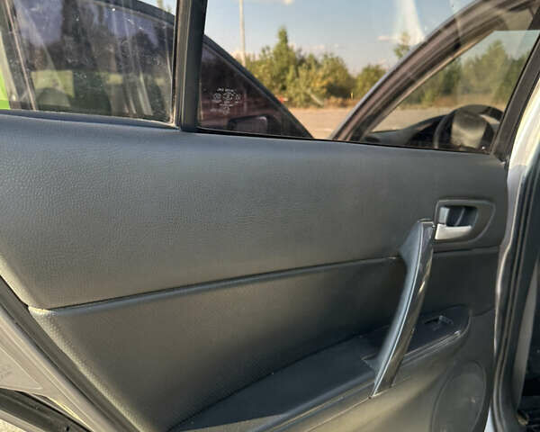 Сірий Мазда 6, об'ємом двигуна 2 л та пробігом 284 тис. км за 3500 $, фото 12 на Automoto.ua